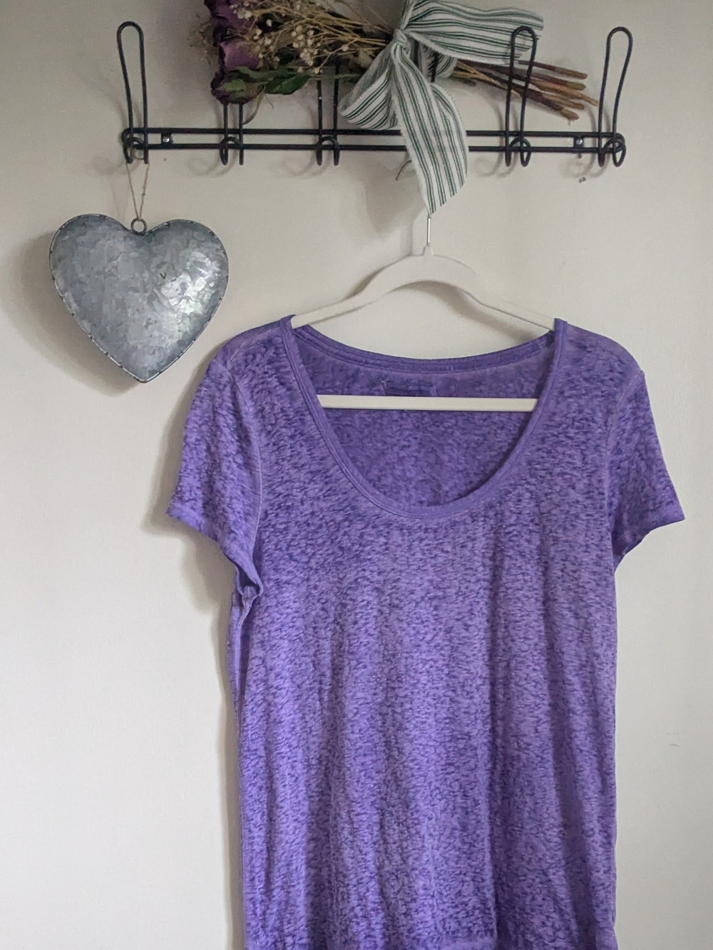American Eagle Outfitters Lavender Scoop Neck Short Sleeve Tee